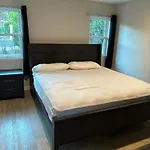 3 Bedroom 2 Bathroom Stylish And Modern Home In Marina Del Rey